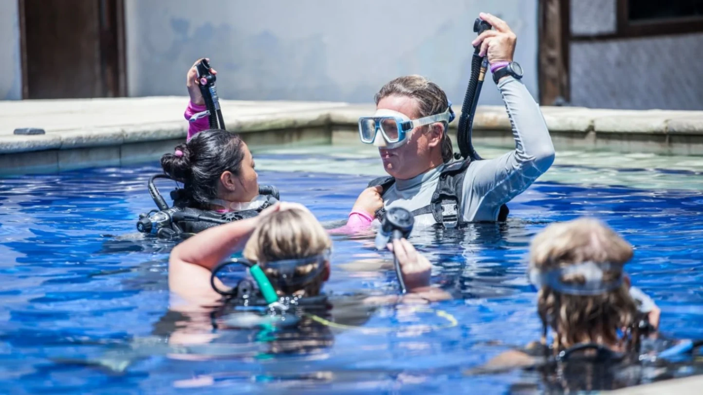 Learning to dive around Gili Trawangan